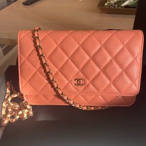 Chanel classic wallet on chain